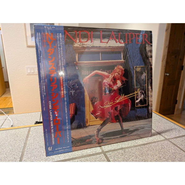 Cyndi Lauper - She’s So Unusual - NM/NM, Includes Insert & Obi